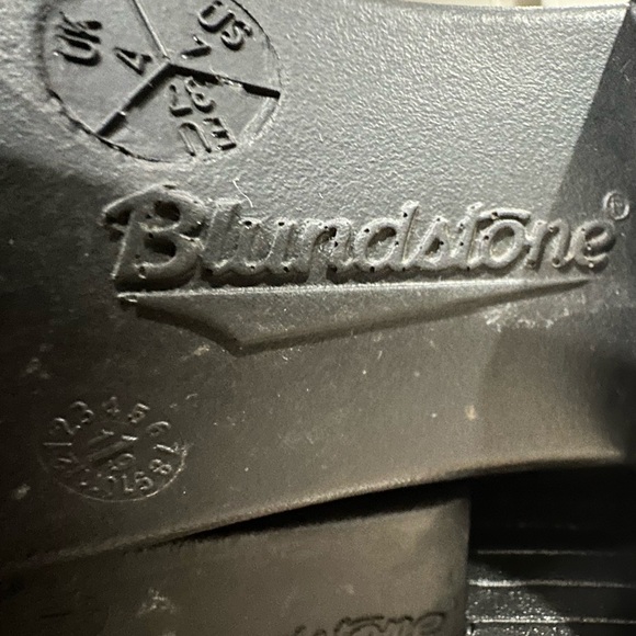 Blundstone women’s Dark Black Leather Boots size 7 - Picture 9 of 9